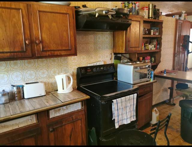 5 BEDROOM HOUSE SOLD IN MOUNTAIN VIEW